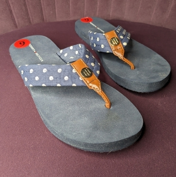 Tommy Hilfiger Size 6 Blue Polka Dots Flip Flop Sandals - Picture 1 of 5